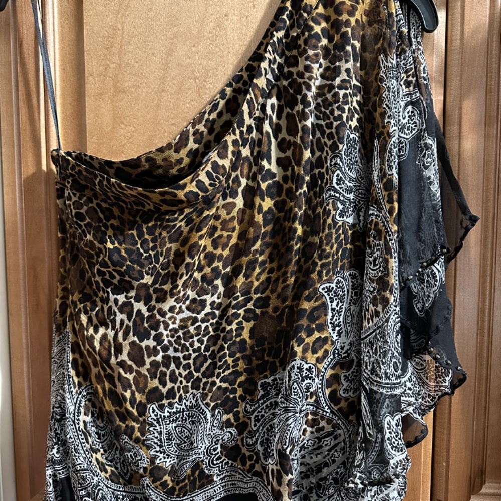 Top - Picture 2 of 4